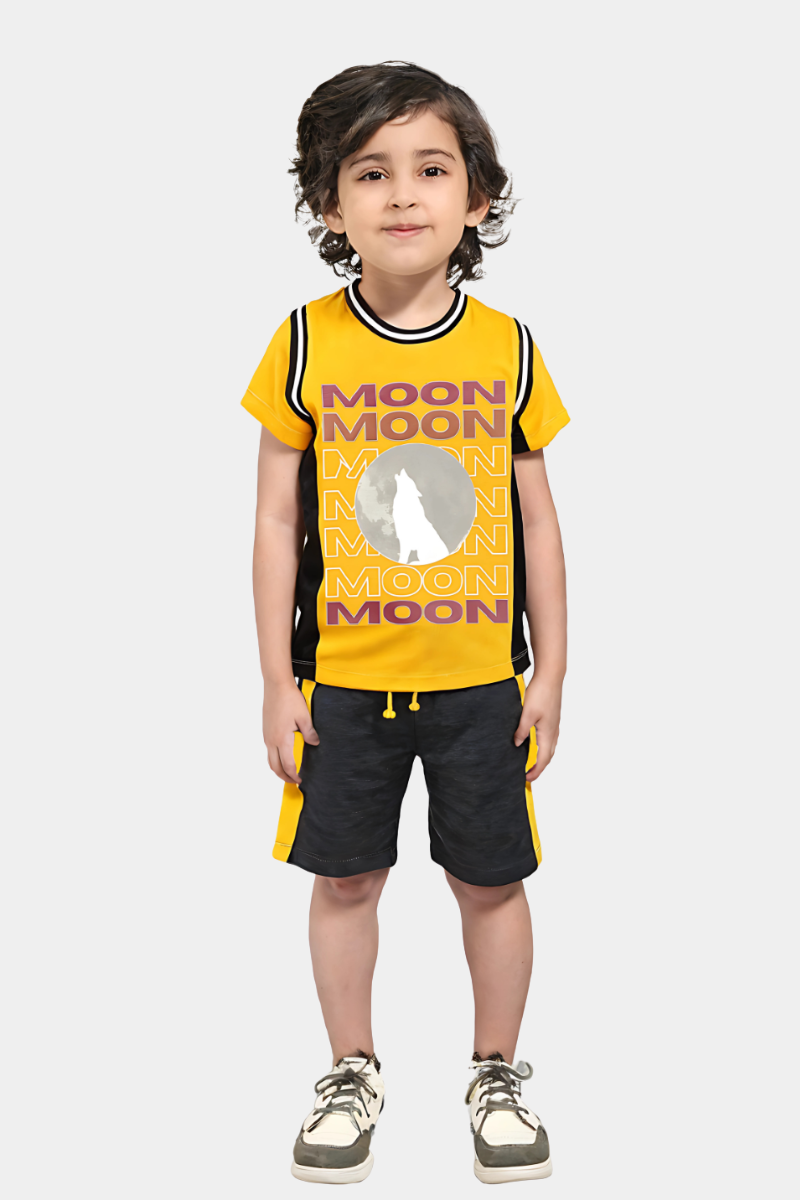 Kids' Moon & Wolf Graphic Tee and Shorts Set – Stylish & Comfy Outfit