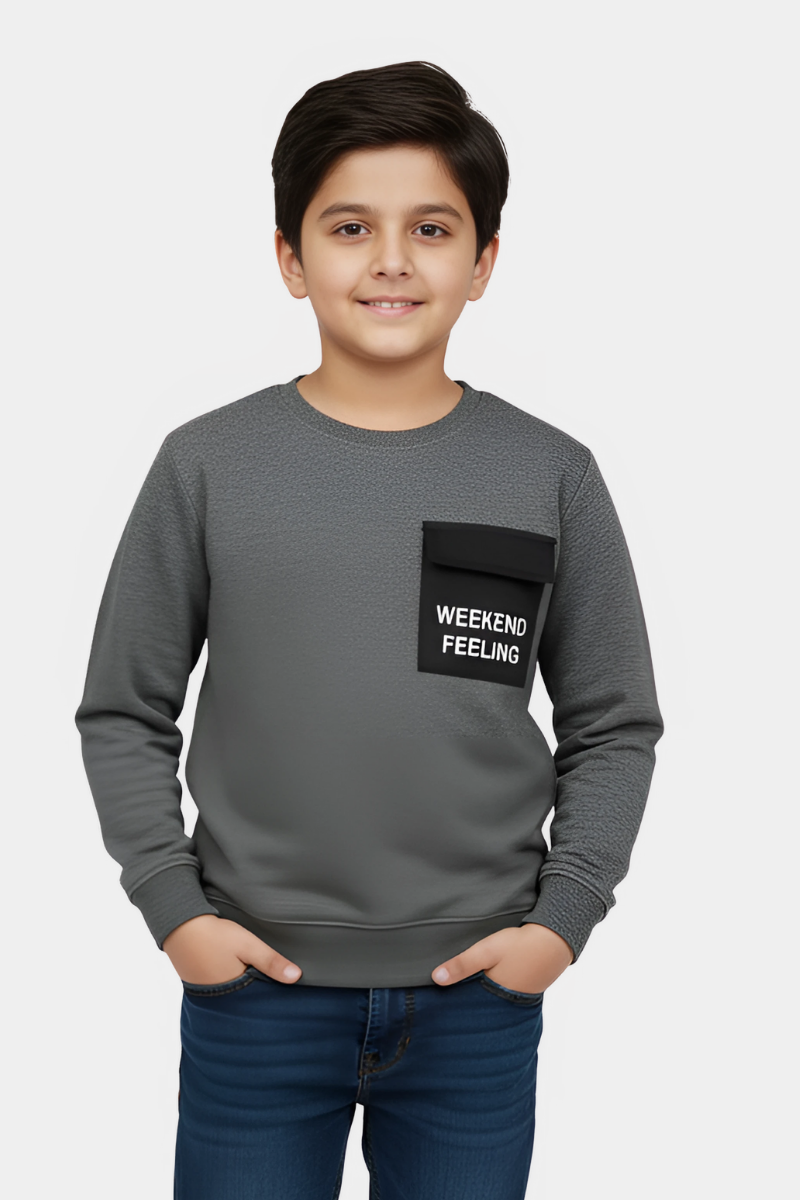 Boys' Textured Crewneck Sweatshirt with "Weekend Feeling" Pocket